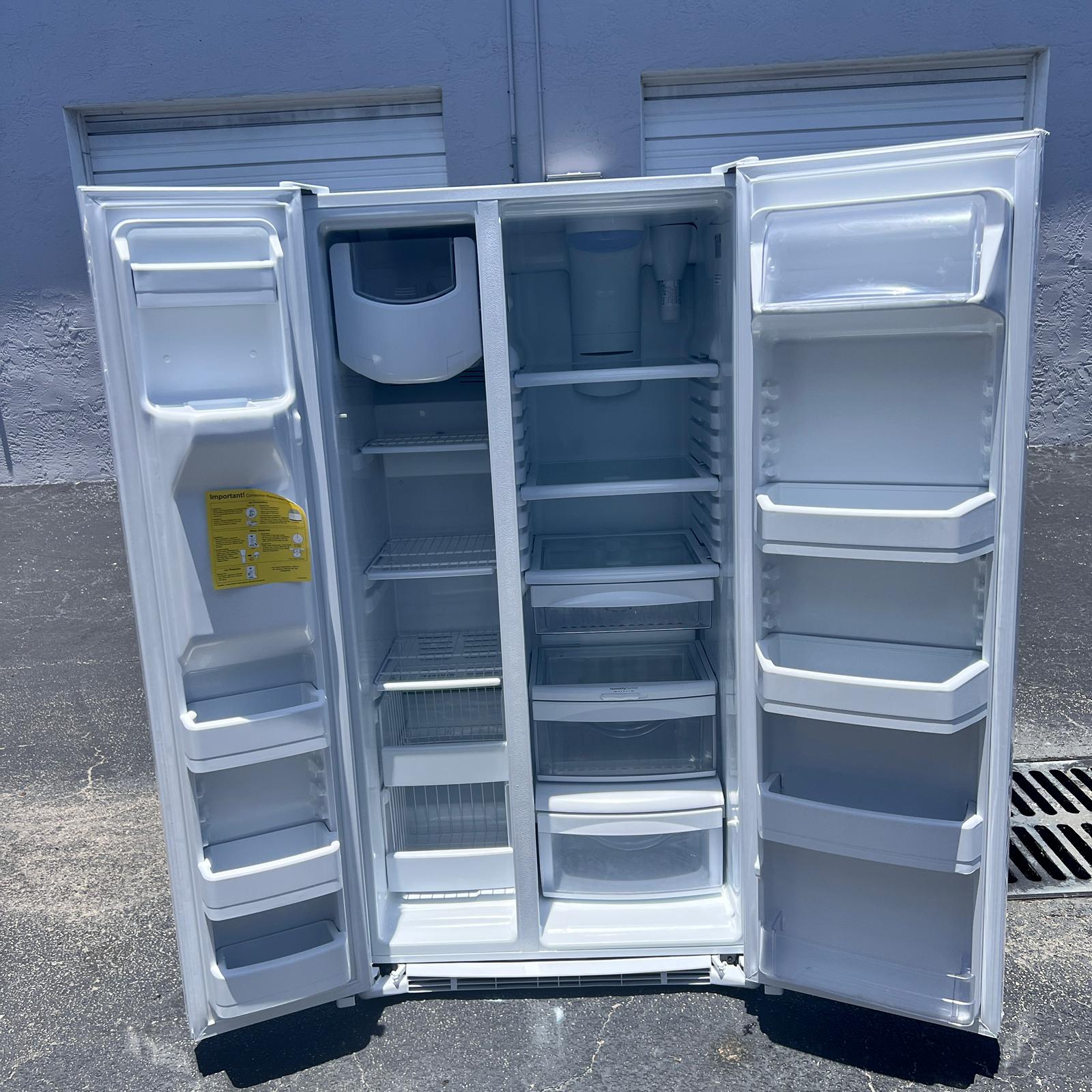 GE Side By Side Refrigerator. 3 MONTHS OLD! GE Side By Side Refrigerator. 3 MONTHS OLD!